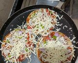 ભાખરી પીઝા (Bhakri Pizza Recipe In Gujarati) રેસીપી સ્ટેપ3ફોટો