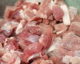 Foto del paso 1 de la receta: Pierna de cerdo a la olla con verduras