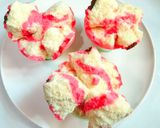 Foto langkah ke 7 dari resep Bolu kukus merah putih.