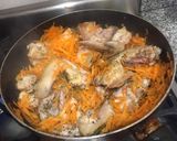 Foto del paso 2 de la receta: Estofado de pollo con tomate natural con fideos codito