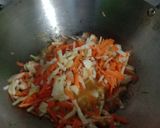 Foto langkah ke 4 dari resep Bihun Goreng Putih Telur.