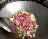 รูปขั้นตอนการทำที่ 2 ของ ผัดพริกกระเพราหน่อไม้หมูสับ