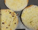 चीज़ गार्लिक ब्रेड (Cheese garlic bread recipe in Hindi) रेसिपी चरण 3 फोटो