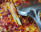 Gambar langkah 4 resipi Ayam Goreng Cili Kering.