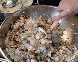 Foto del paso 6 de la receta: Arroz con mariscos (chaufa de mariscos)