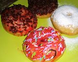 Foto langkah ke 7 dari resep Donat montok.