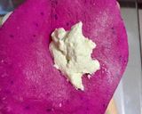 Foto langkah ke 7 dari resep Red Dragon Fruit Bun - Banh Mi Thanh Long Nui.