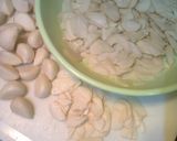 Foto langkah ke 1 dari resep Bawang Putih Goreng Renyah.