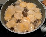 Foto del passaggio 2 della ricetta Pollo con le patate fritte e croccanti 😋
