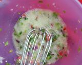 A picture of step 3 of Egg paratha.