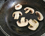 Foto del paso 1 de la receta: Bocadillo de bacon, champiñones y queso de cabra