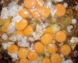 Foto del paso 3 de la receta: Huevos con champiñones en caldillo