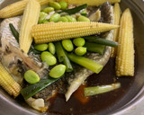 清蒸醬燒鱸魚佐蔬果（幼兒可食）的食譜步驟3照片