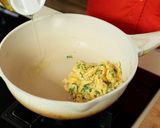 Foto langkah ke 4 dari resep Sohun Kuah Telur Pedas Devina Hermawan.