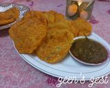 A picture of step 3 of Aloo Pooris.