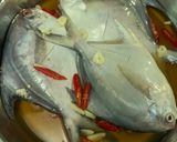Foto langkah ke 2 dari resep Ikan steam saus tiram.