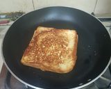 A picture of step 2 of French toast.