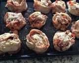 Foto del paso 4 de la receta: Rollitos de pizza
