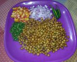 A picture of step 1 of Chana and Sprouts Bhel.