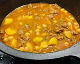 Foto del paso 7 de la receta: Carrilleras estofadas con garbanzos en salsa picante