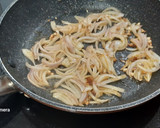 Foto del paso 3 de la receta: Conejo con cebolla caramelizada al Pedro Ximénez