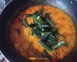 A picture of step 7 of Dahi Bhindi Masala.