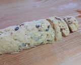 Foto del passaggio 2 della ricetta Pan dei morti, frutta secca, cannella, liquore, amaretti e biscotti secchi