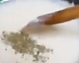 A picture of step 2 of White Cheese Sauce Pasta.