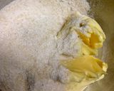 A picture of step 2 of Custard cookies.