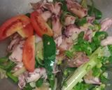 Foto langkah ke 4 dari resep Tumis Asin Cumi Cabai Hijau.