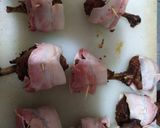 Foto del paso 4 de la receta: Piernas de pollo indues abrazadas con panceta ahumada