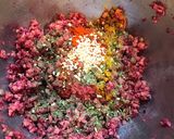 Foto del paso 4 de la receta: Chorizos vegetarianos de soja texturizada y lentejas!!!
