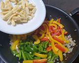 A picture of step 4 of Capsicum Paneer Rice.
