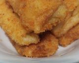 Foto langkah ke 6 dari resep Risol isi sosis, telur dan mayo pedas.