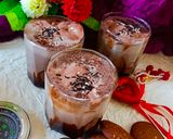 A picture of step 3 of Chocolate Milkshake.