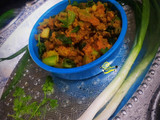 कांद्याची पात पिठ पेरून (kandyachi pat pith perun recipe in marathi)