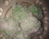 Foto langkah ke 7 dari resep Kue Klepon.