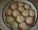 A picture of step 2 of Spinach and cheese pie or vrehti.