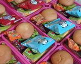 Foto langkah ke 4 dari resep Bekal Anak Burger Mini.