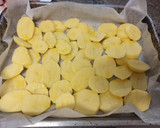 Foto del paso 1 de la receta: Salmón al horno con patata y cebolla