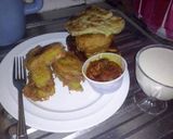 A picture of step 3 of Fried Sweet potatoe with egg & milk pap.