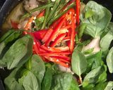 รูปขั้นตอนการทำที่ 4 ของ แกงเขียวหวานตีนไก่จ้า~~