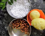 A picture of step 1 of Sabudana khichidi.