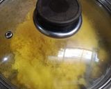 Foto langkah ke 2 dari resep Ketan Kuning Serundeng.