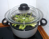 Foto del paso 1 de la receta: Espárragos verdes en salsa de trufas negras