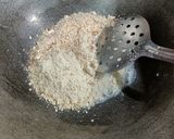 A picture of step 3 of Oats dry fruit panjeeri.
