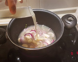 Foto del paso 4 de la receta: Ramen con caldo de pollo, fideos de arroz y pak choi