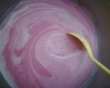 A picture of step 4 of Strawberry Milkshake.
