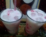 A picture of step 5 of Coconut milk shake.