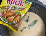 Foto langkah ke 1 dari resep Nasi kuning 2 bahan ala tiktok.